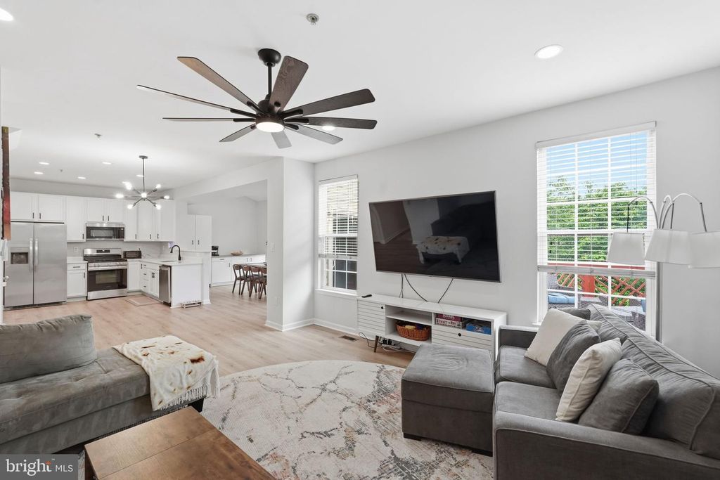 Image 2 of property listing at 1908 ORCHARD HILL DR, Fort Washington, MD 20744