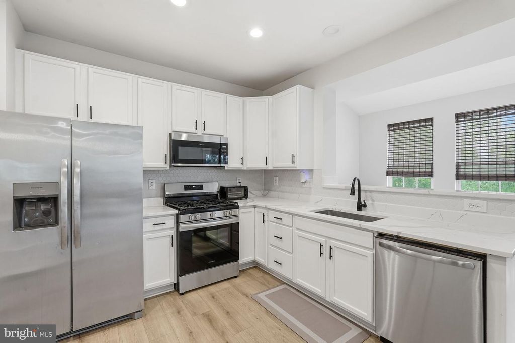 Image 3 of property listing at 1908 ORCHARD HILL DR, Fort Washington, MD 20744
