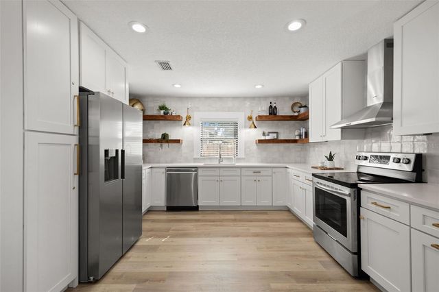 103 E LAMBRIGHT STREET, Tampa, FL 33604