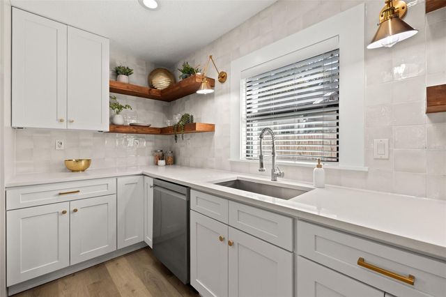 103 E LAMBRIGHT STREET, Tampa, FL 33604