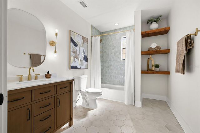 103 E LAMBRIGHT STREET, Tampa, FL 33604