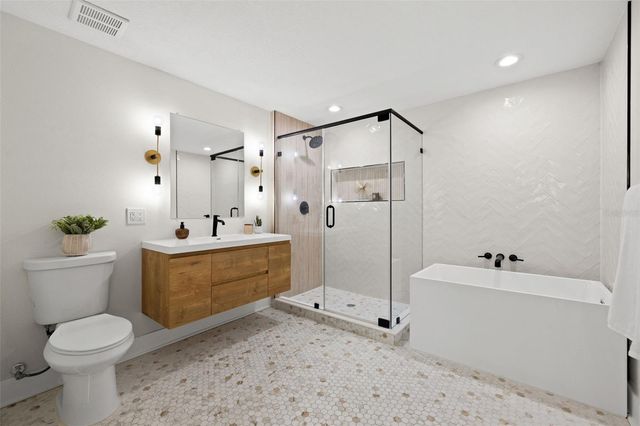 103 E LAMBRIGHT STREET, Tampa, FL 33604