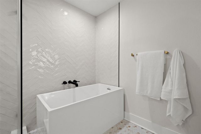 103 E LAMBRIGHT STREET, Tampa, FL 33604