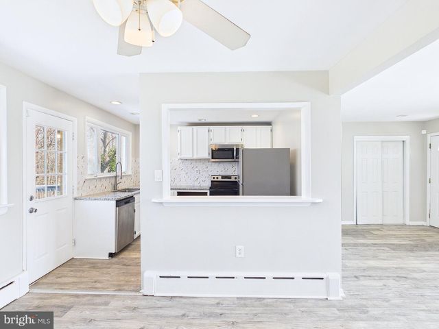 6030 RESTVIEW DR, Harrisburg, PA 17112