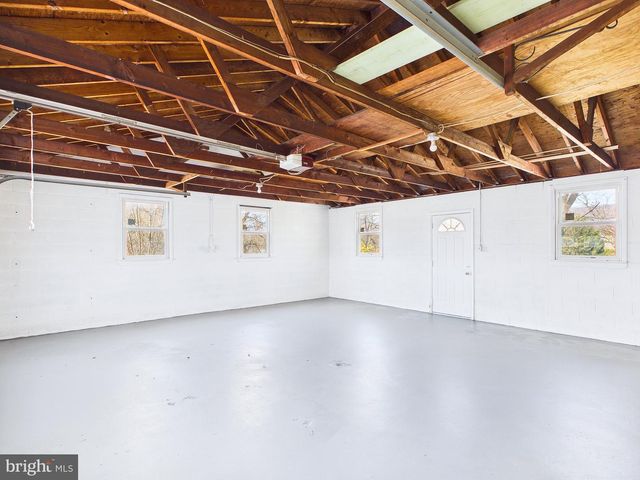 6030 RESTVIEW DR, Harrisburg, PA 17112