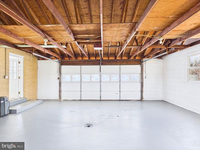 6030 RESTVIEW DR, Harrisburg, PA 17112