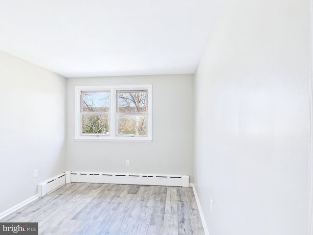 6030 RESTVIEW DR, Harrisburg, PA 17112