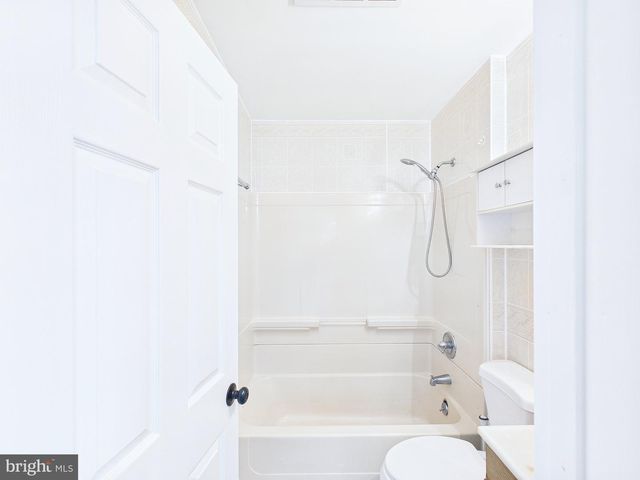 6030 RESTVIEW DR, Harrisburg, PA 17112