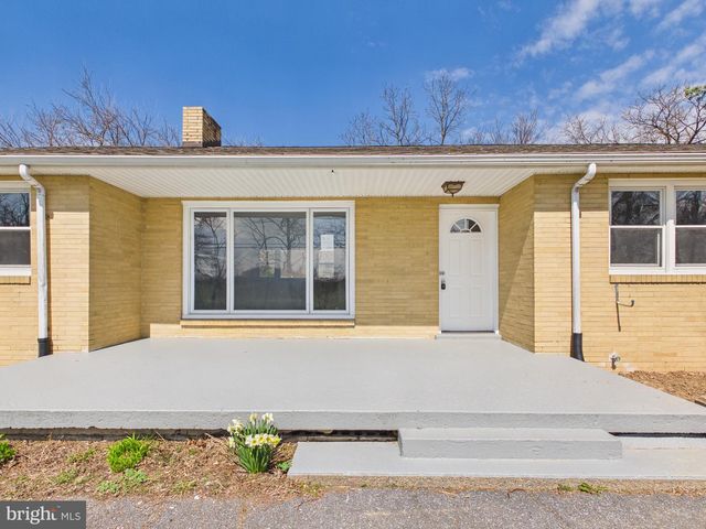 6030 RESTVIEW DR, Harrisburg, PA 17112