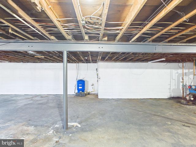 6030 RESTVIEW DR, Harrisburg, PA 17112