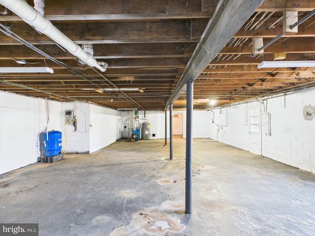 6030 RESTVIEW DR, Harrisburg, PA 17112