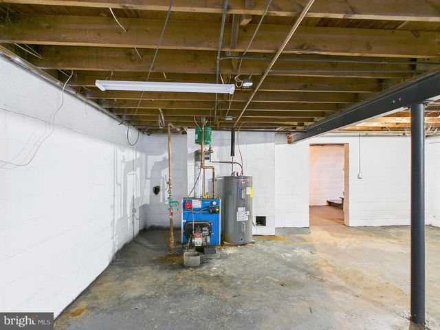 6030 RESTVIEW DR, Harrisburg, PA 17112