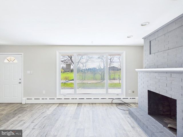 6030 RESTVIEW DR, Harrisburg, PA 17112