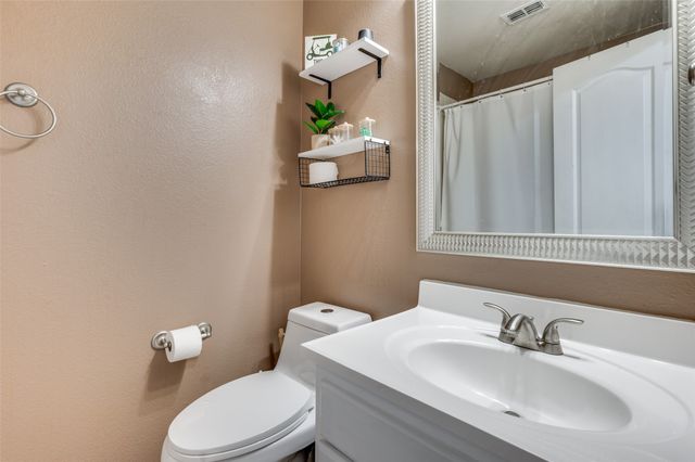 110 Paradise Cove, Shady Shores, TX 76208