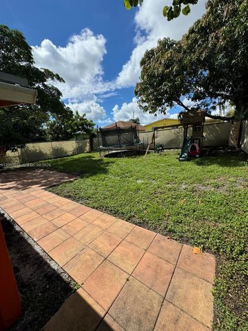 1281 W 35th Street, Riviera Beach, FL 33404