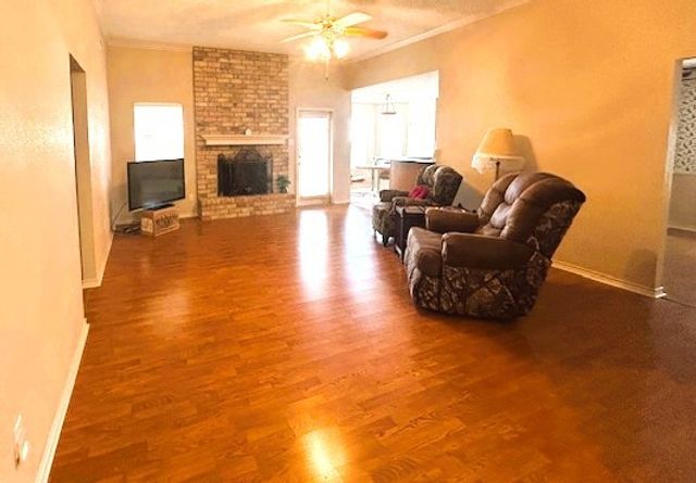 2331 Willow Dr, Portland, TX 78374