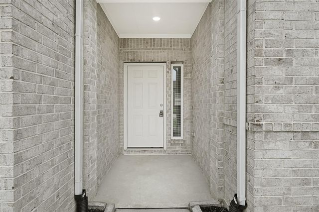 2106 Spring Hollow Drive, Baytown, TX 77521