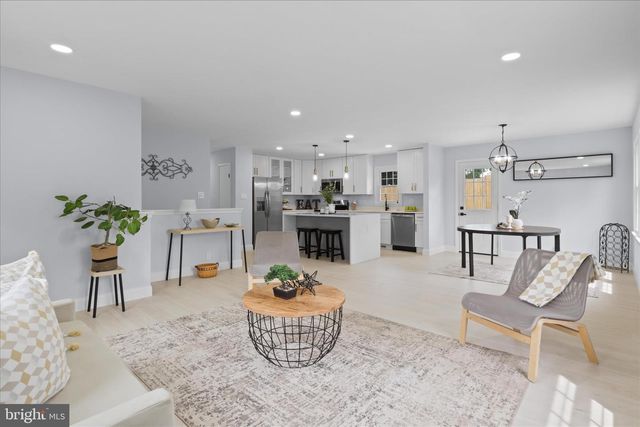 3416 SUNNY VIEW DR, Alexandria, VA 22309