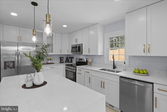 3416 SUNNY VIEW DR, Alexandria, VA 22309