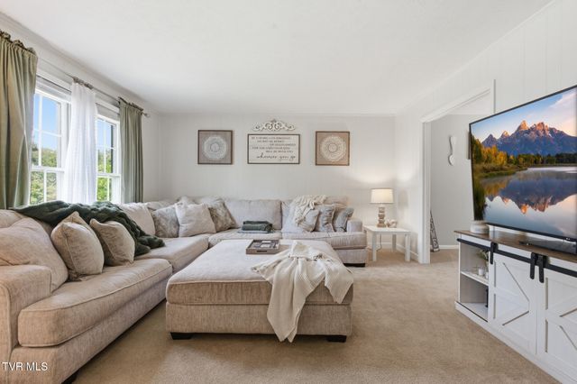 211 Independence Drive, Bristol, VA 24201