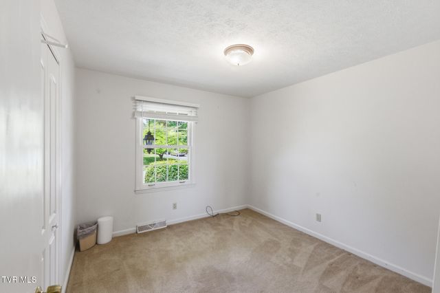 211 Independence Drive, Bristol, VA 24201