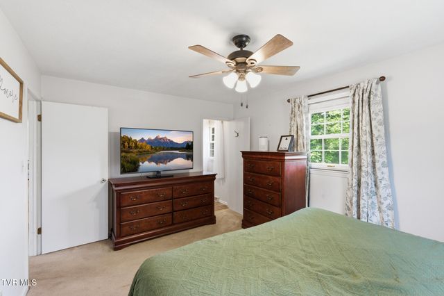 211 Independence Drive, Bristol, VA 24201