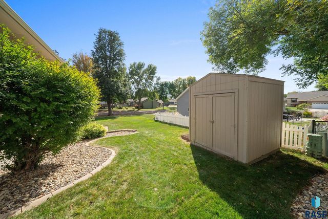 2621 S Avondale Ave, Sioux Falls, SD 57110
