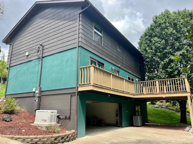 126 Honeysuckle Lane, Huntington, WV 25701