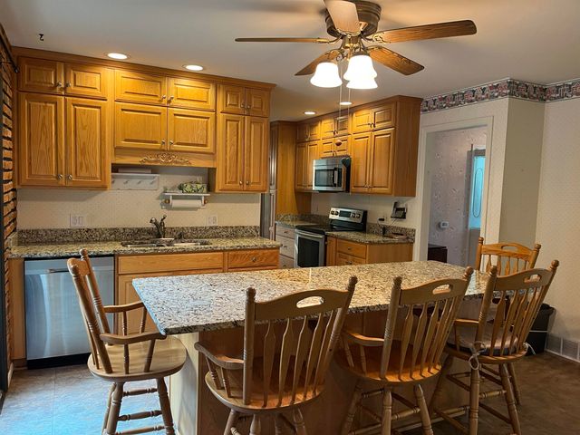 126 Honeysuckle Lane, Huntington, WV 25701