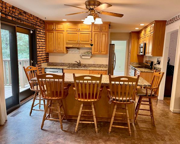 126 Honeysuckle Lane, Huntington, WV 25701