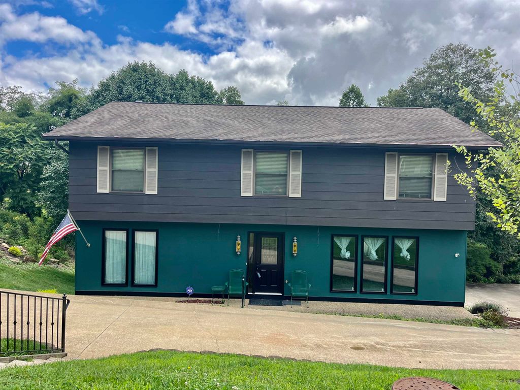 126 Honeysuckle Lane, Huntington, WV 25701
