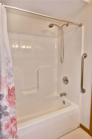 5180 Winthrop Drive, Austintown, OH 44515