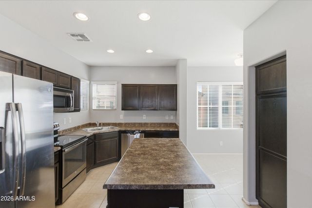 7751 W PIPESTONE Place, Phoenix, AZ 85035