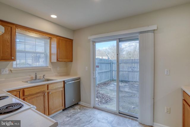 3 WATERFALL DR, Dover, DE 19904