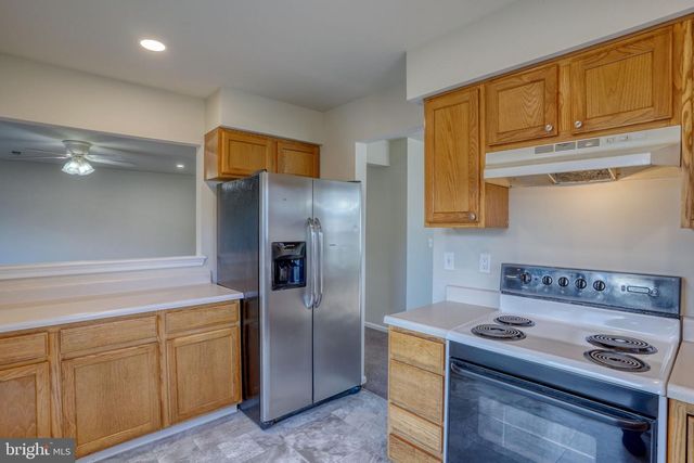 3 WATERFALL DR, Dover, DE 19904