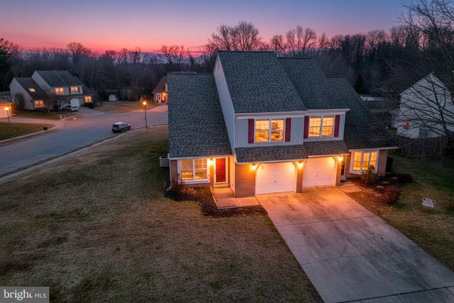 3 WATERFALL DR, Dover, DE 19904