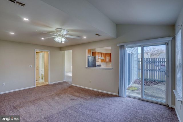 3 WATERFALL DR, Dover, DE 19904