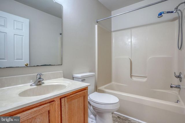 3 WATERFALL DR, Dover, DE 19904