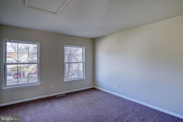 3 WATERFALL DR, Dover, DE 19904