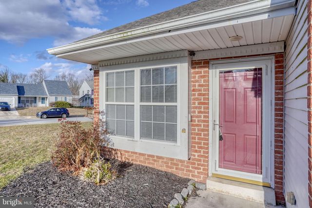 3 WATERFALL DR, Dover, DE 19904