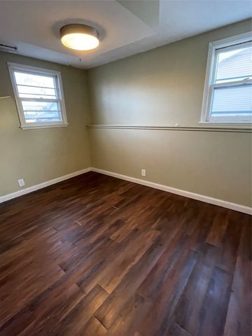 3516 Ashwood Drive, Urbandale, IA 50322