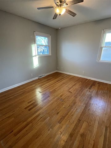 3516 Ashwood Drive, Urbandale, IA 50322