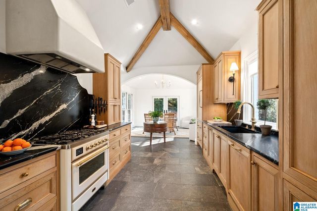 20 EDEN CIRCLE, Mountain Brook, AL 35213