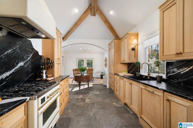 20 EDEN CIRCLE, Mountain Brook, AL 35213