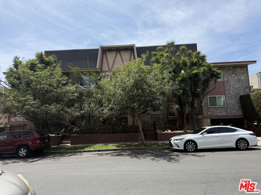 1849 Greenfield Avenue 106, Los Angeles, CA 90025 — exterior