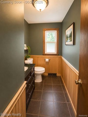 43899 Crowley Road, Belleville, MI 48111