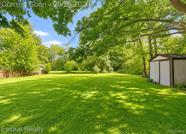43899 Crowley Road, Belleville, MI 48111