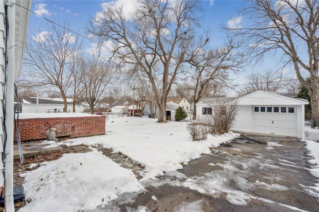 2415 48th Street, Des Moines, IA 50310