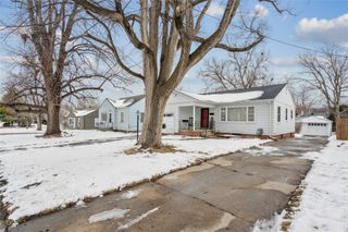 2415 48th Street, Des Moines, IA 50310