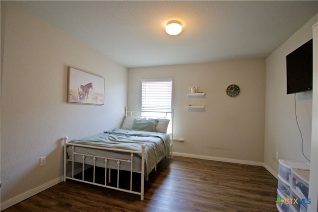 105 Harlan Drive, Hutto, TX 78634